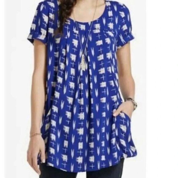 Anthropologie Tops - Anthropologie Women's Blue and White Blouse